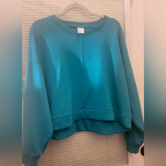 Trendy Women's Large Cropped ALL IN MOTION Over Sized Teal Sweatshirt. 🩵✨️ - Picture 9 of 12